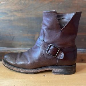 FRYE 7.5 Narrow BOOTS!! Gently warn—adds to look!!